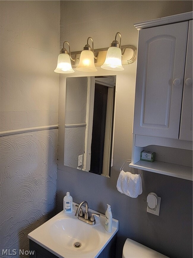 Building Photo - 4083 E 143rd St