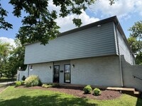 Building Photo - FOR RENT - 3 Bedroom Condo in Green Hills - Move in Special!