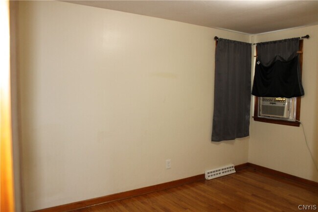 Building Photo - 417 Hazelhurst Ave