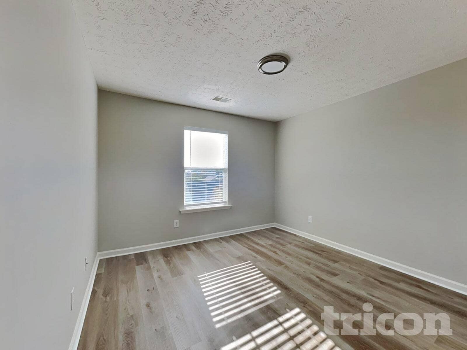 Building Photo - 1638 Zurich Dr