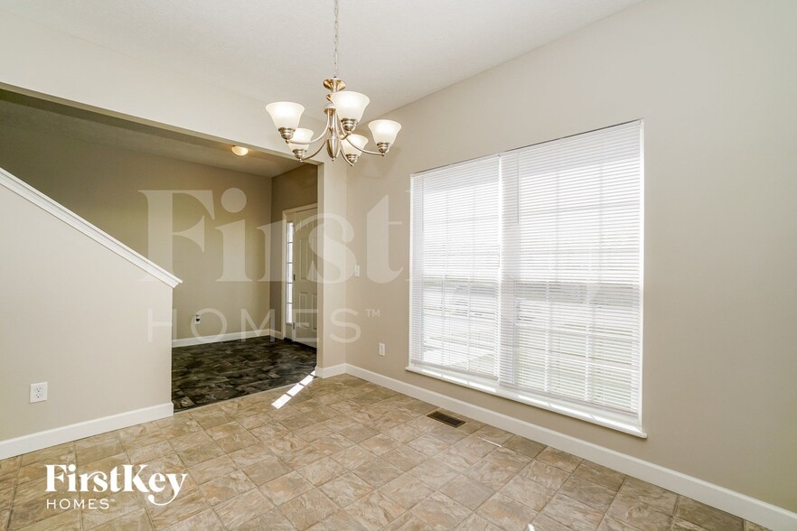Building Photo - 7146 Rillford Rd