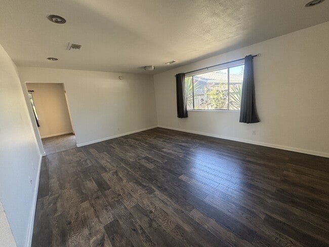 Building Photo - 2220 Jeanine Dr