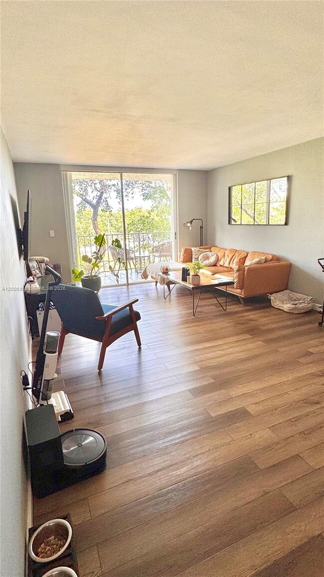 Building Photo - 650 NE 64th St