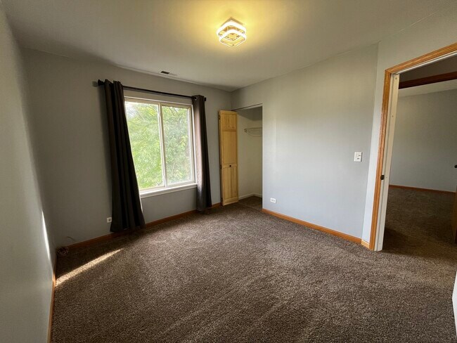 Building Photo - 2828 Alameda Ct
