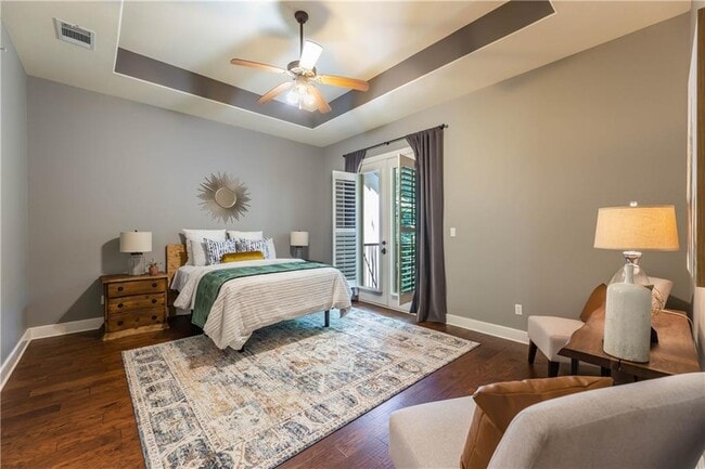 Building Photo - 1529 Barton Springs Rd