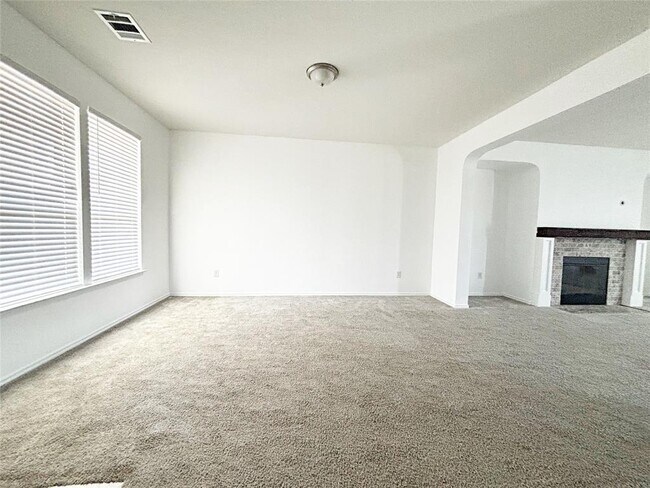 Building Photo - 1720 Foxglove Dr