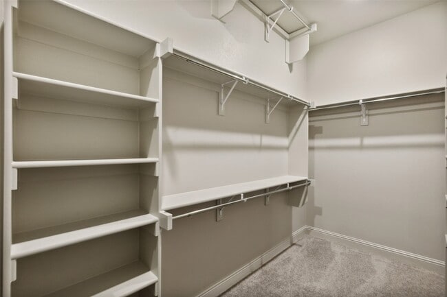 Building Photo - 7043 Granbury Ln