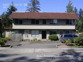 Building Photo - Lynnwood 2 Bedroom Available