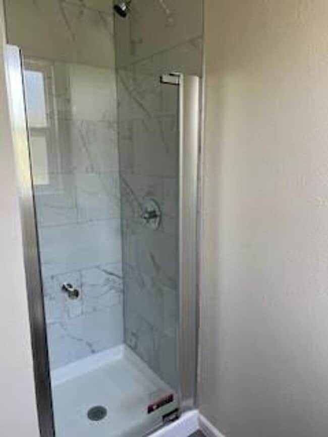 Building Photo - Excellent 3 bed 2 Bath Home