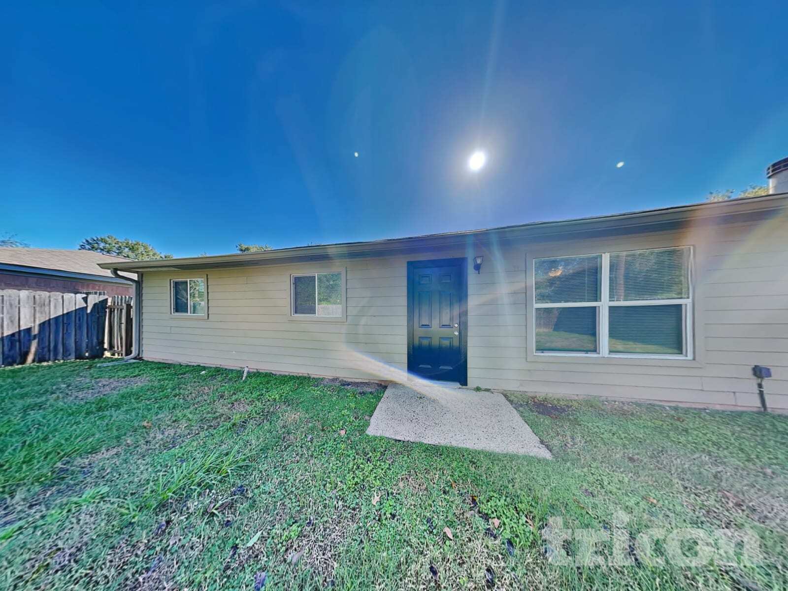 Building Photo - 17506 Sundrop Ln