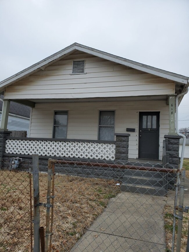 Primary Photo - 2 Bed/1Bath house