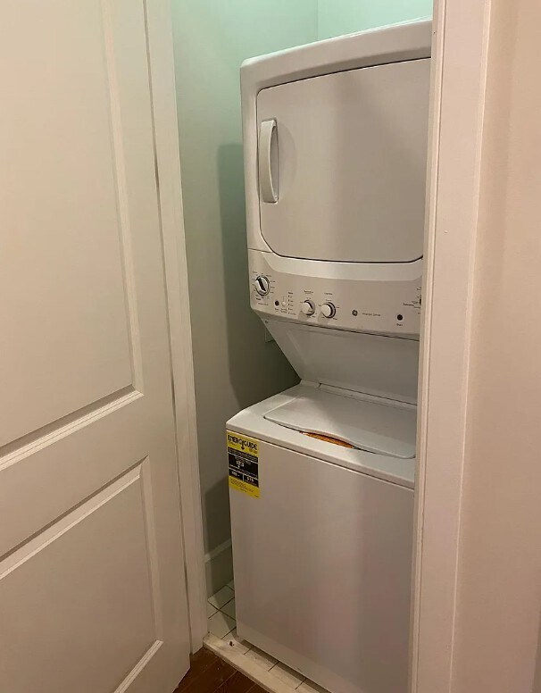 Building Photo - 1221 Bower Pky