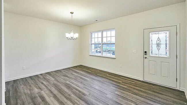 Building Photo - Room in Single Family Home on N Great White Way