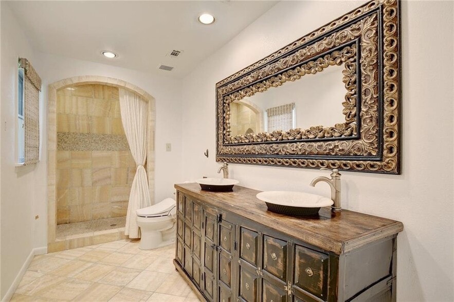 Building Photo - 108 Acapulco Dr