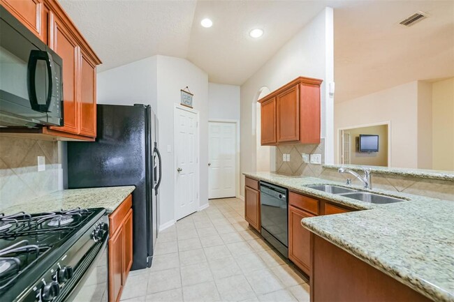 Building Photo - 13247 Gardnerville St