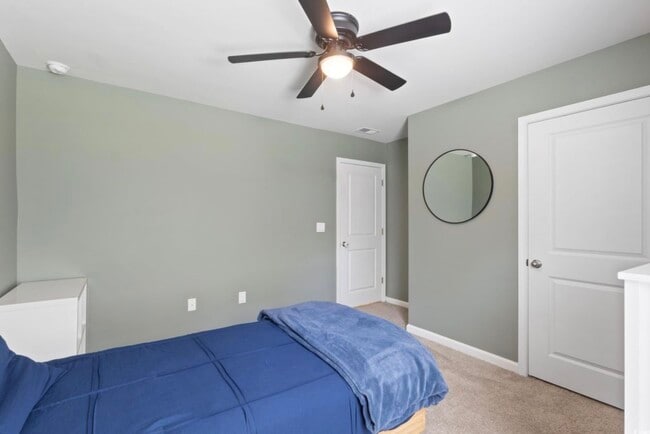 Building Photo - 124 Cassina Dr