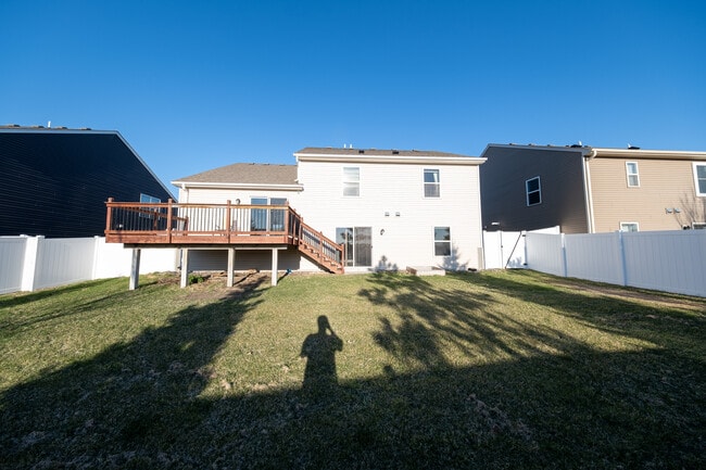 Building Photo - 15233 Emory Ave