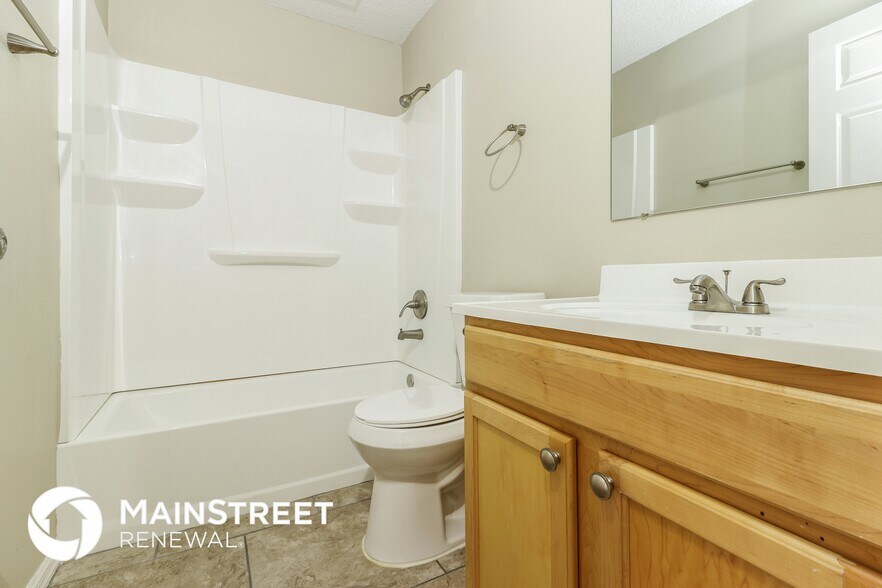 Building Photo - 13336 Brewster Rd