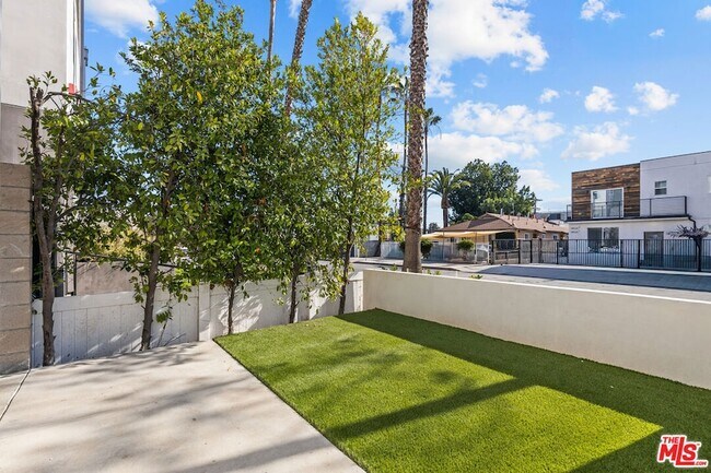 Building Photo - 14535 Killion St