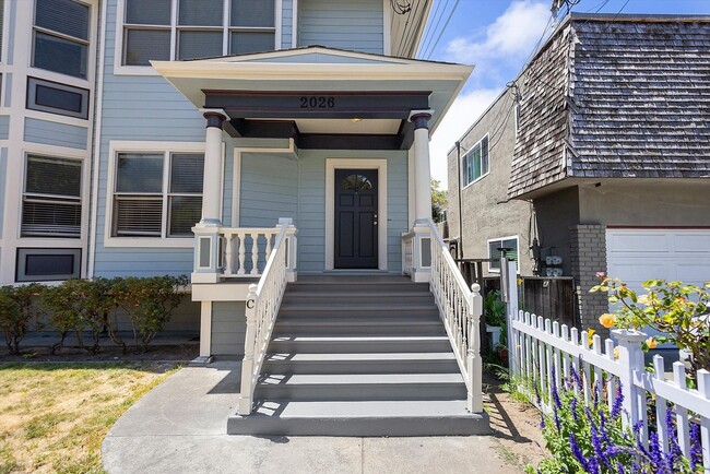 Building Photo - 2026 San Antonio Ave