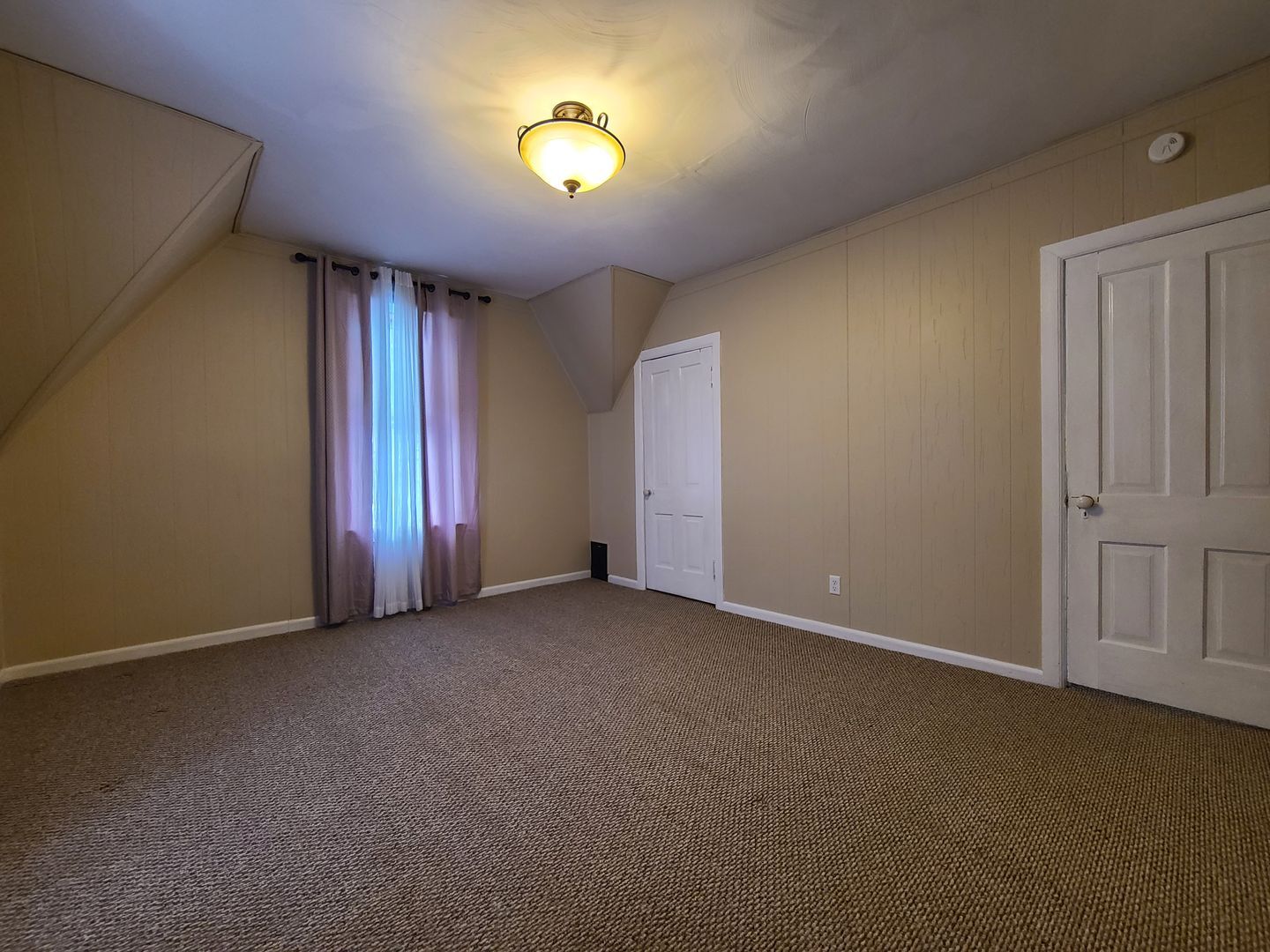 Building Photo - 621 State St