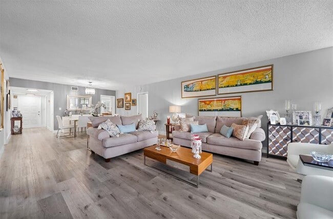 Building Photo - 903 Cypress Grove Dr