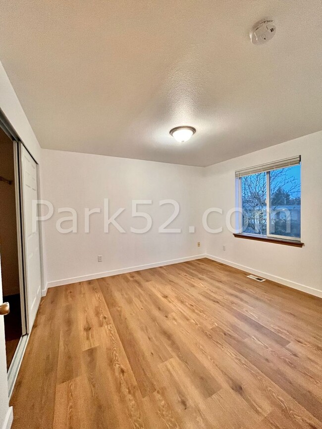 Building Photo - Remodeled 4 Bed 2.5 Bath Tacoma Single Fam...