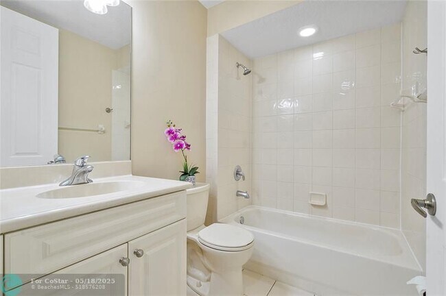 Building Photo - 8140 NW 128th Ln