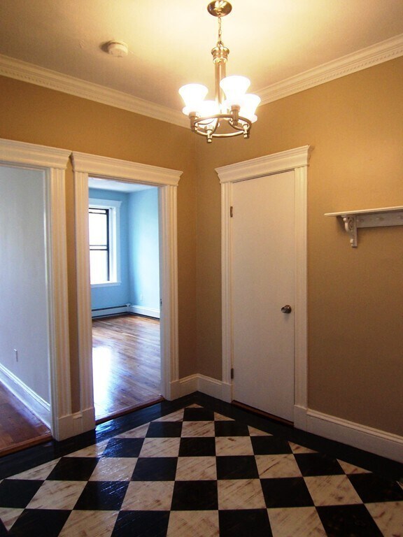 Building Photo - 61 Park Dr