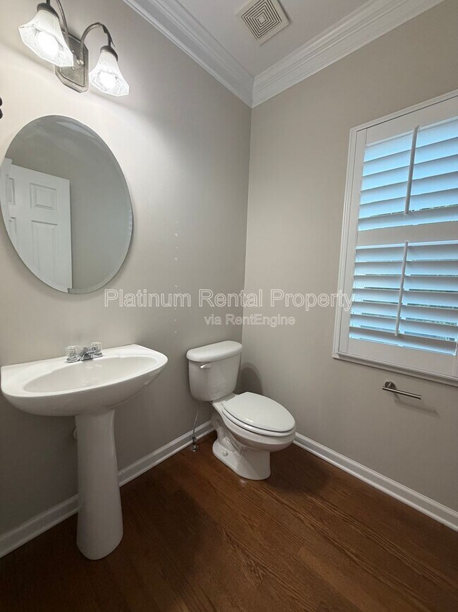 Building Photo - 12785 Doe Dr