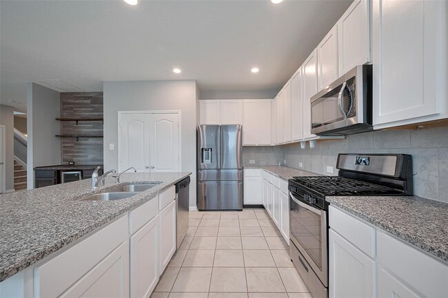 Building Photo - 5011 Pine Ridge Knoll Ct