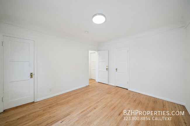Building Photo - 1047 S Holt-