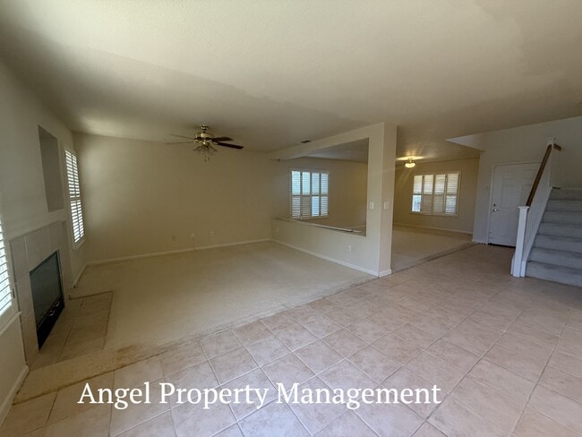 Building Photo - 1245 Oak Haven Way