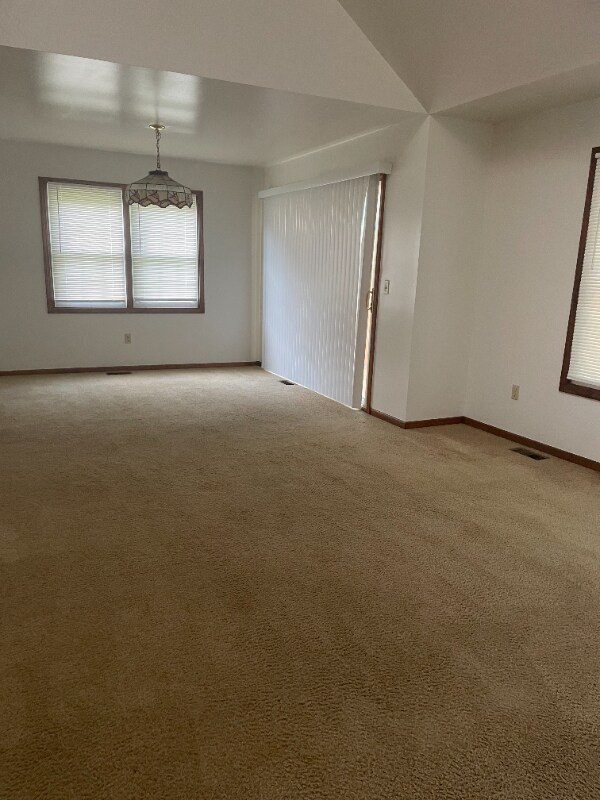 Building Photo - 6872 Tanglewood