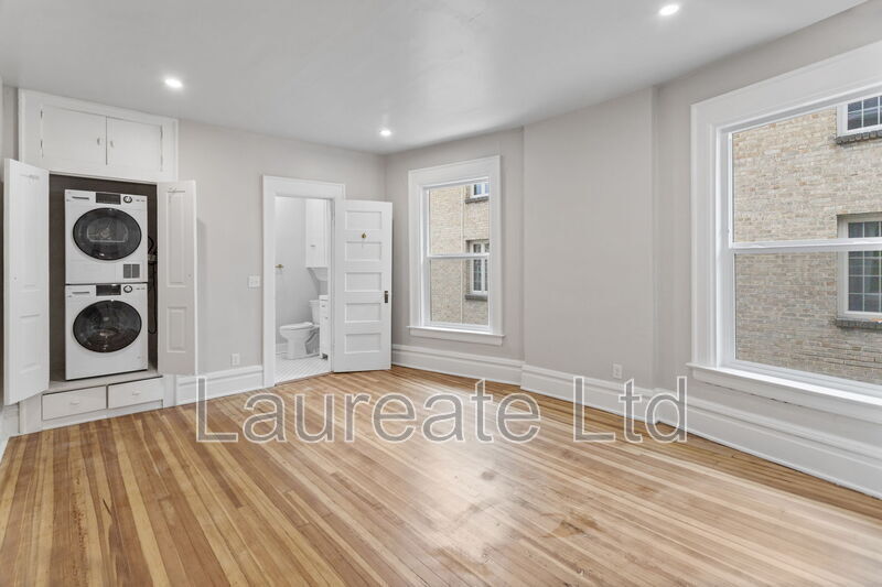 Building Photo - 1058 N Pearl St