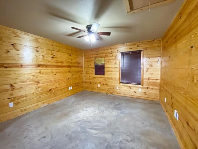 Building Photo - 1517 County Rd 706