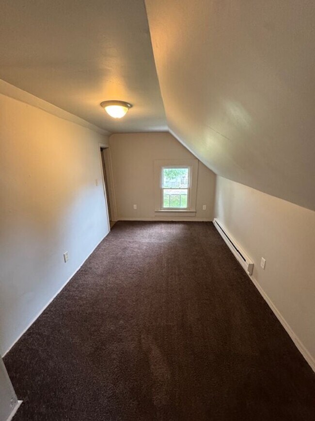 Building Photo - NO APP FEE!