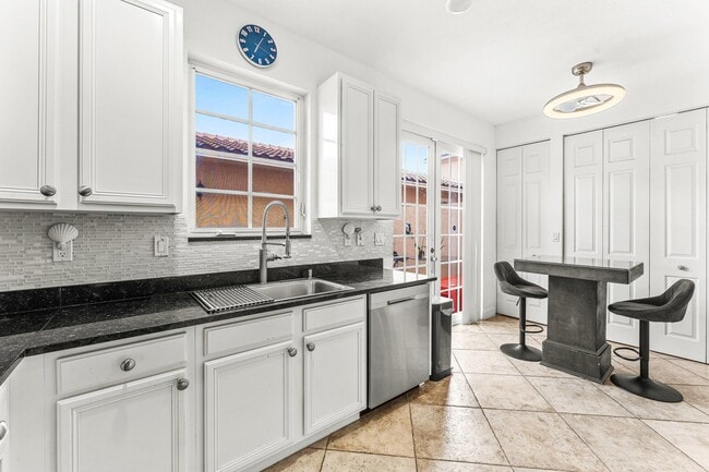 Building Photo - 179 Edenberry Ave