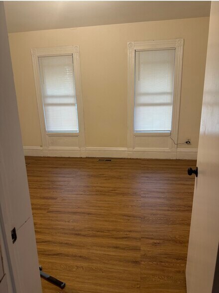 Building Photo - 159 Black Rock Ave