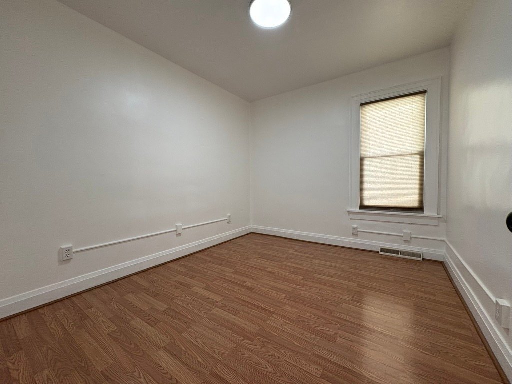 Building Photo - 117 N Toll St
