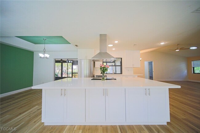 Building Photo - 1250 Riverbend Dr