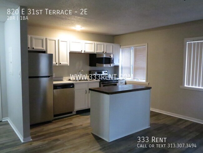 Building Photo - 820 E 31 Terrace