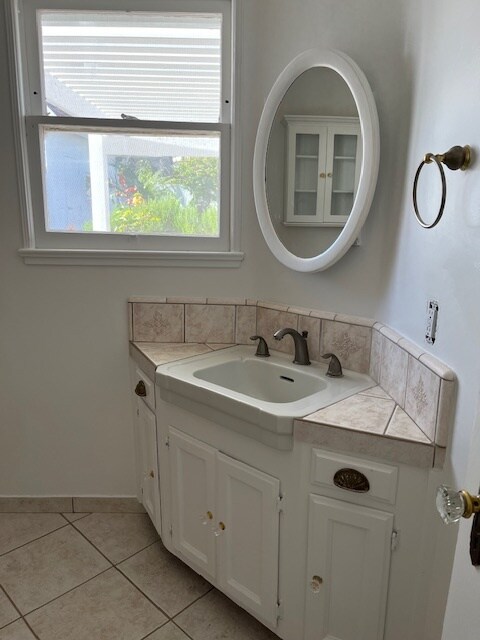 Bathroom2 - 1170 W Summerland Ave