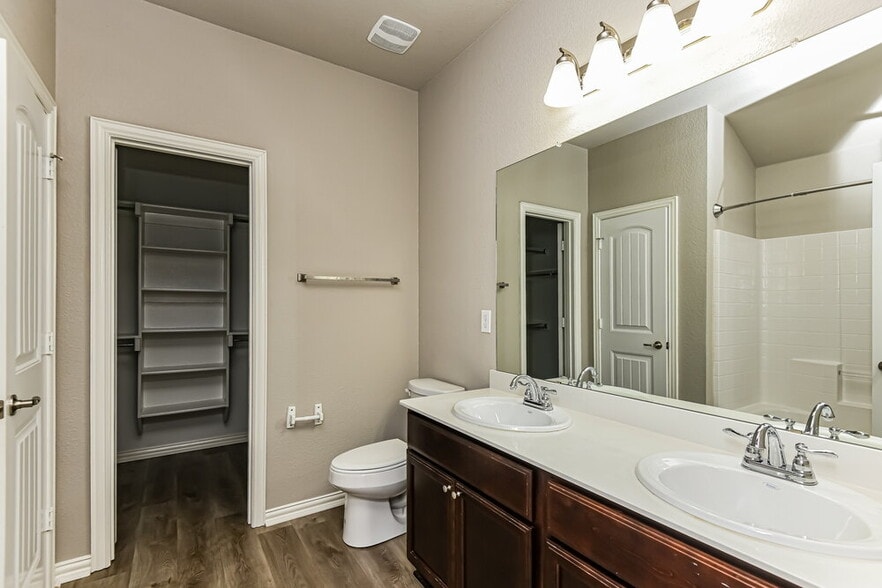 Building Photo - 2856 Pacifico Wy