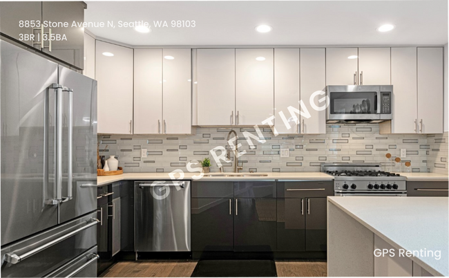 Building Photo - 8853 Stone Ave N