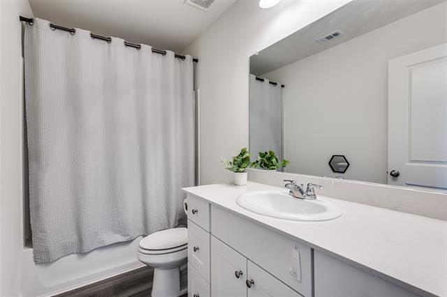 Building Photo - 2115 Revere Dr