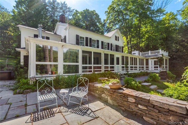 Building Photo - 31 Kittredge Dr