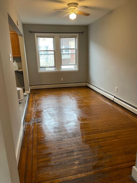 Building Photo - 2435 S Milan St