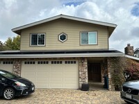 Building Photo - Stunning 3-Bedroom, 2.5-Bathroom Home for ...