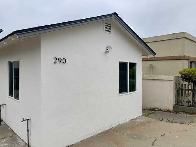 Building Photo - 298 Hawthorne St